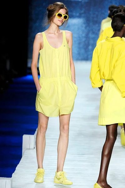 Look 70